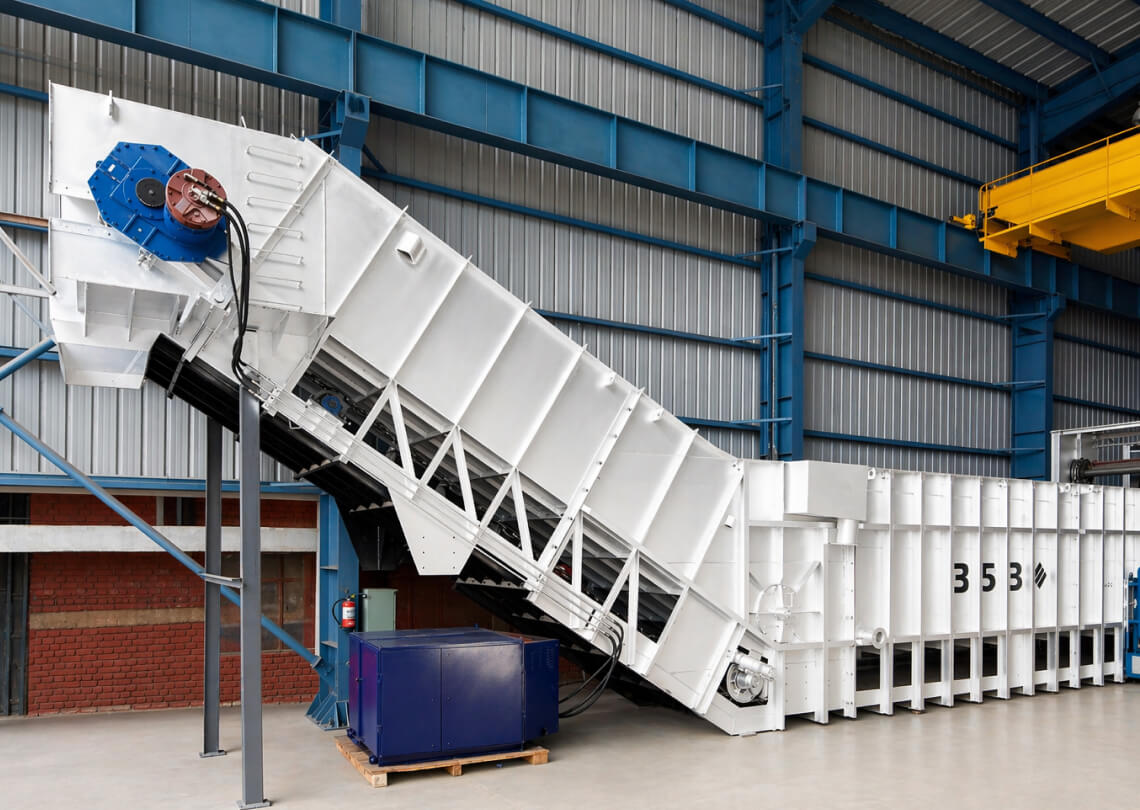SUBMERGED SCRAPER CHAIN CONVEYOR SYSTEM Machine