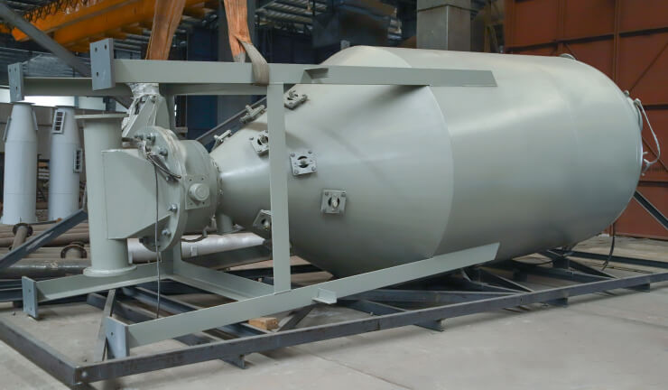 Conveying Vessel